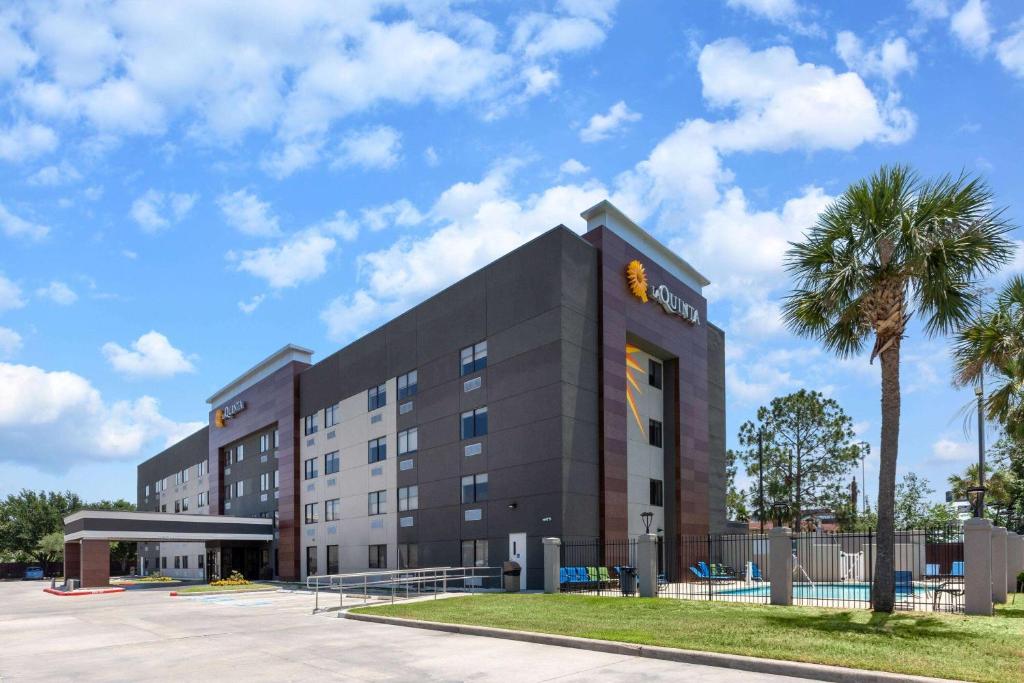 HOTEL ACCOMODATIONS